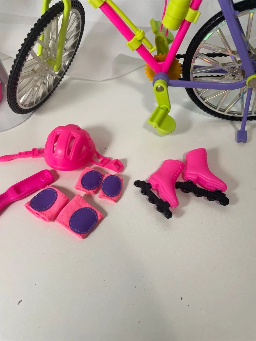 1993 bicyclin’Barbie plays set